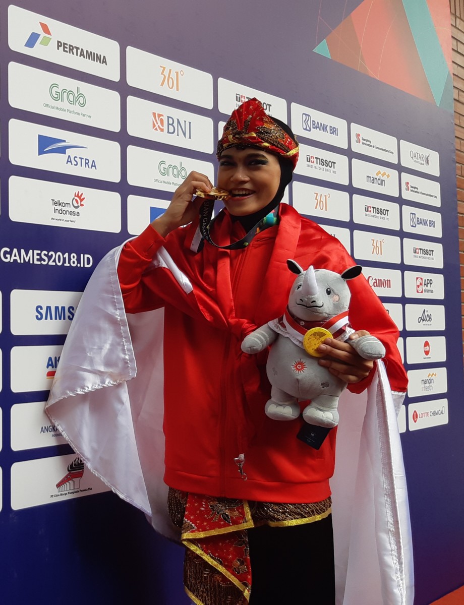 Puspa Arumsari peraih medali emas cabang pencak silat Asian Games 2018