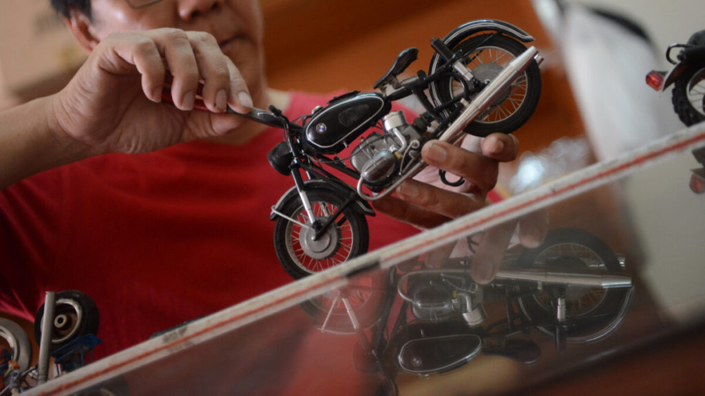  Kerajinan  Miniatur Sepeda  Motor  dari  Barang  Bekas  Kompas id
